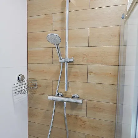 Pod Skarpa بيت خشبي زاتور